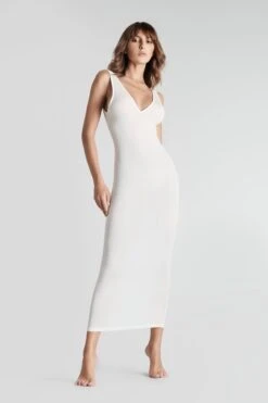 Maison Close Robe Longue Dos Nu - La Femme Amazone 12 Maison Close Robe Longue Dos Nu - La Femme Amazone -Maison Close Soldes 561070 la femme amazone ivoire 0804